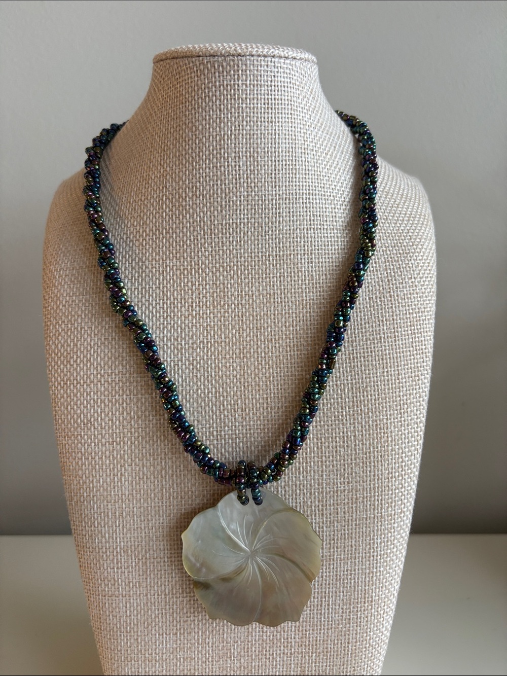 Carved Shell Flower Floral Pendant Iridescent Seed Bead Necklace 18"